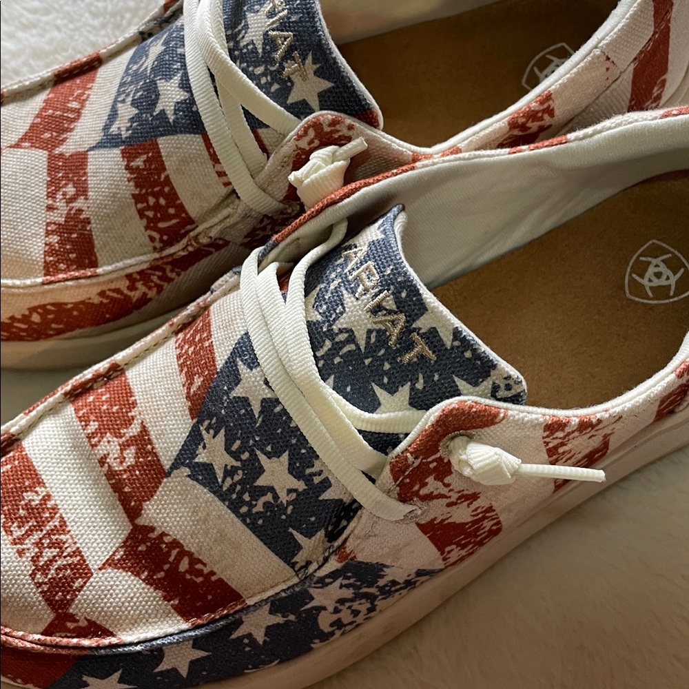 ARIAT Patriotic Canvas Shoes with Star and Stripe Design 🇺🇸 Size 9.5